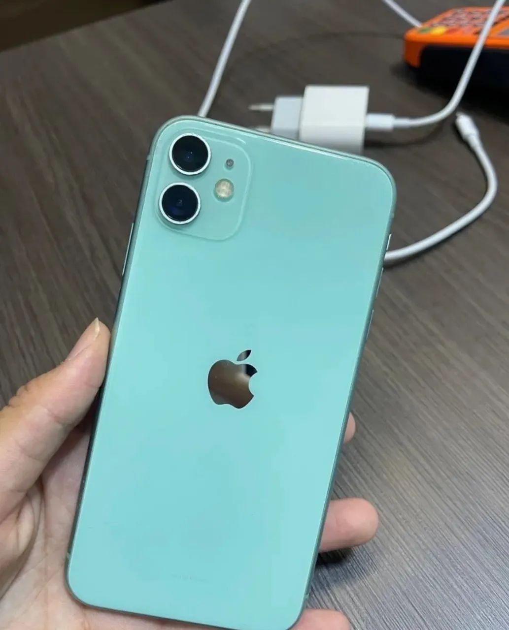iPhone 11 verde - Foto 2