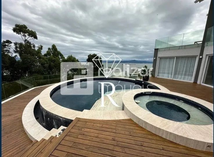 Casa em condomínio em Cacupé, Florianópolis