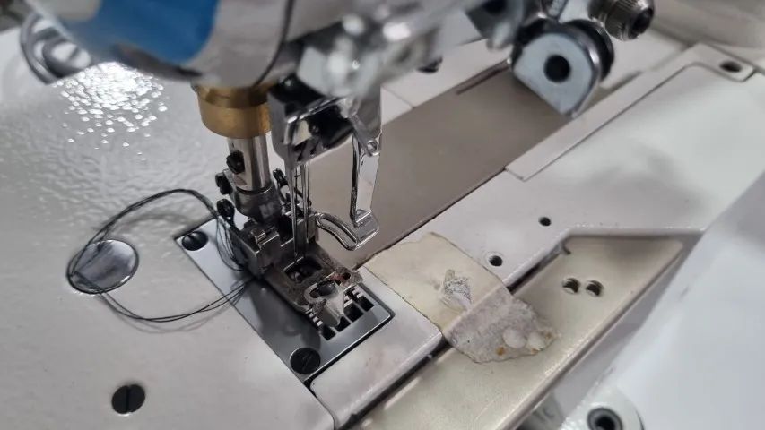 Maquina Cobertura Plana Direct Drive Jack 220V - Foto 3
