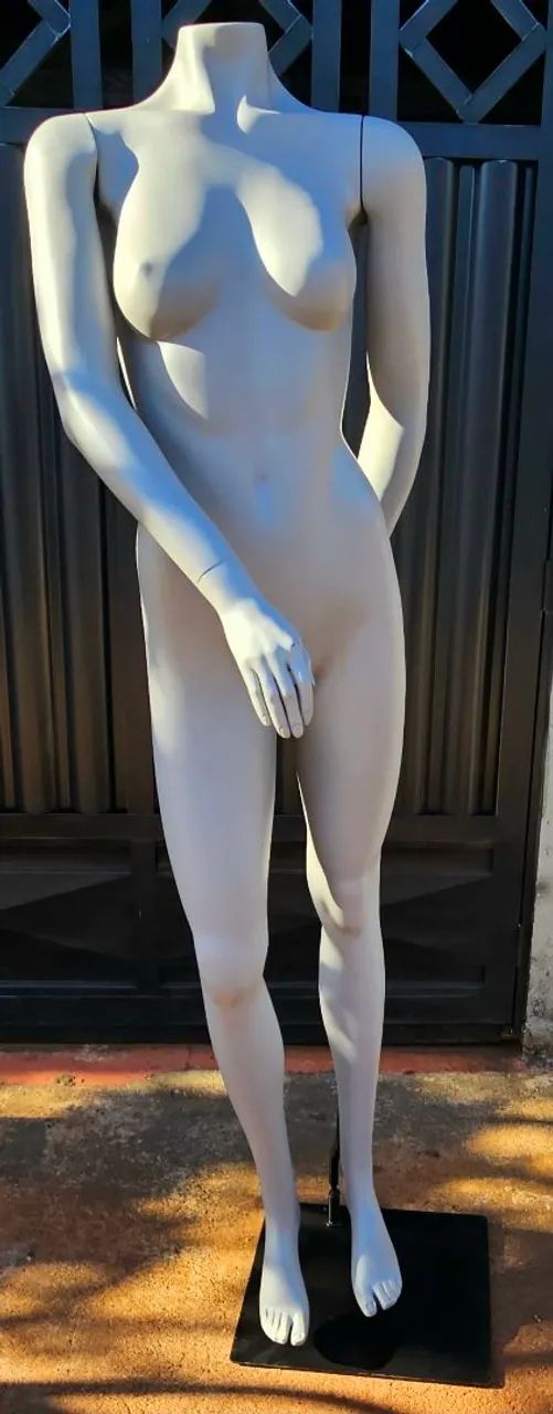Manequim Feminino (Corpo inteiro)