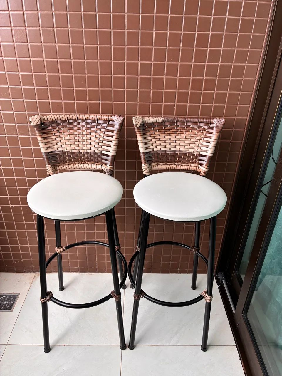 Vendo duas banquetas em perfeito estado