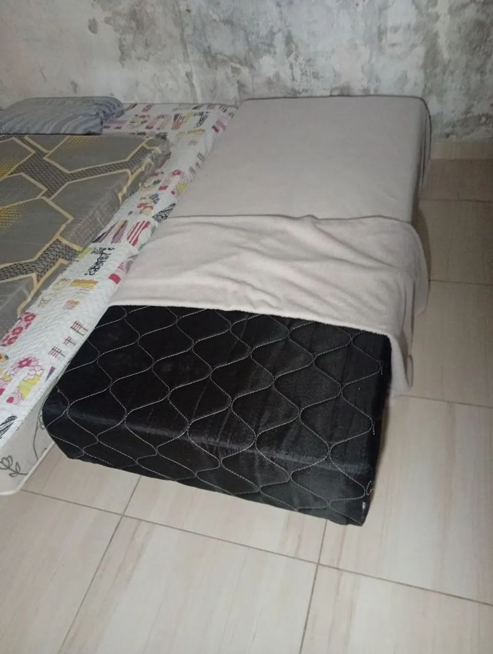 Cama solteiro e colchão Queen  - Foto 3