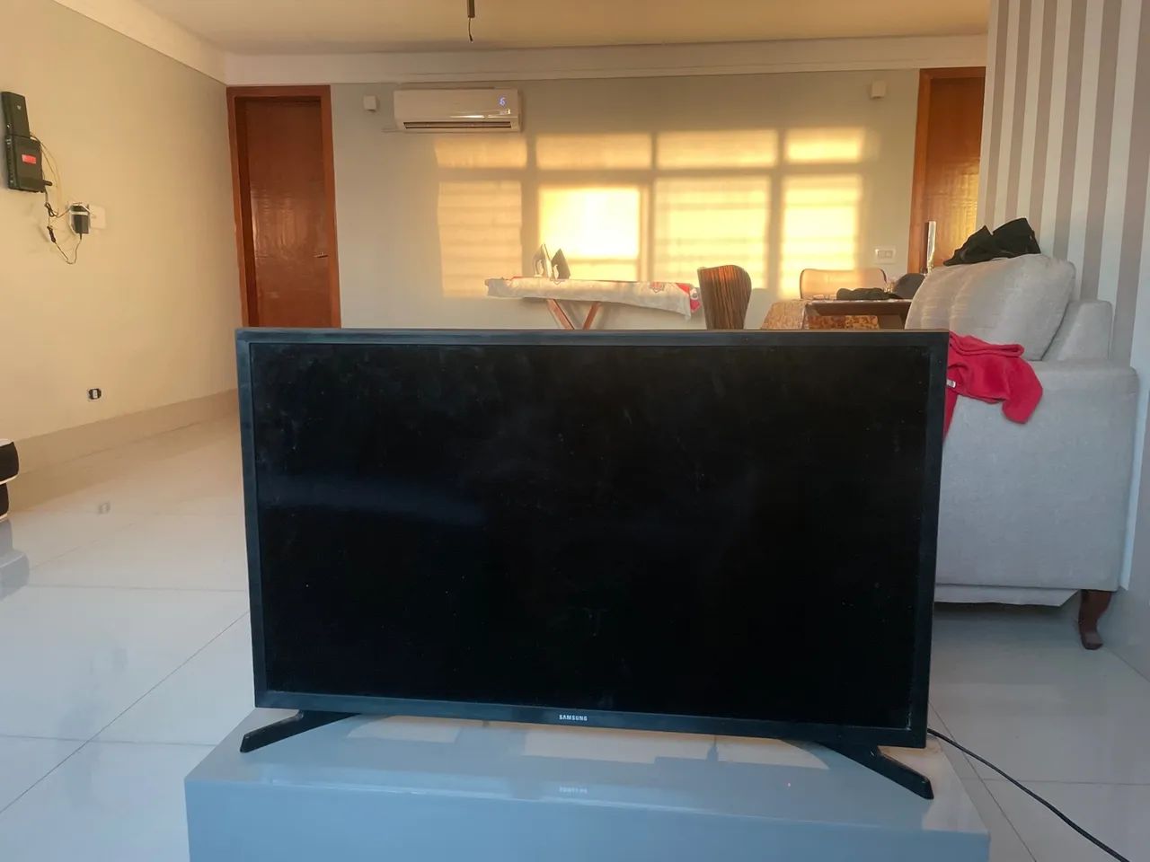 Título: Smart TV Samsung 32 Polegadas - Ótimo Estado!