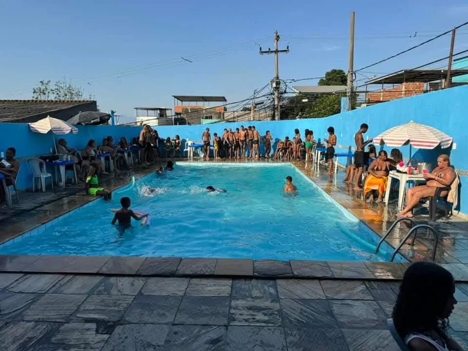 Arrendo um piscina bar com tudo dentro  - Foto 5