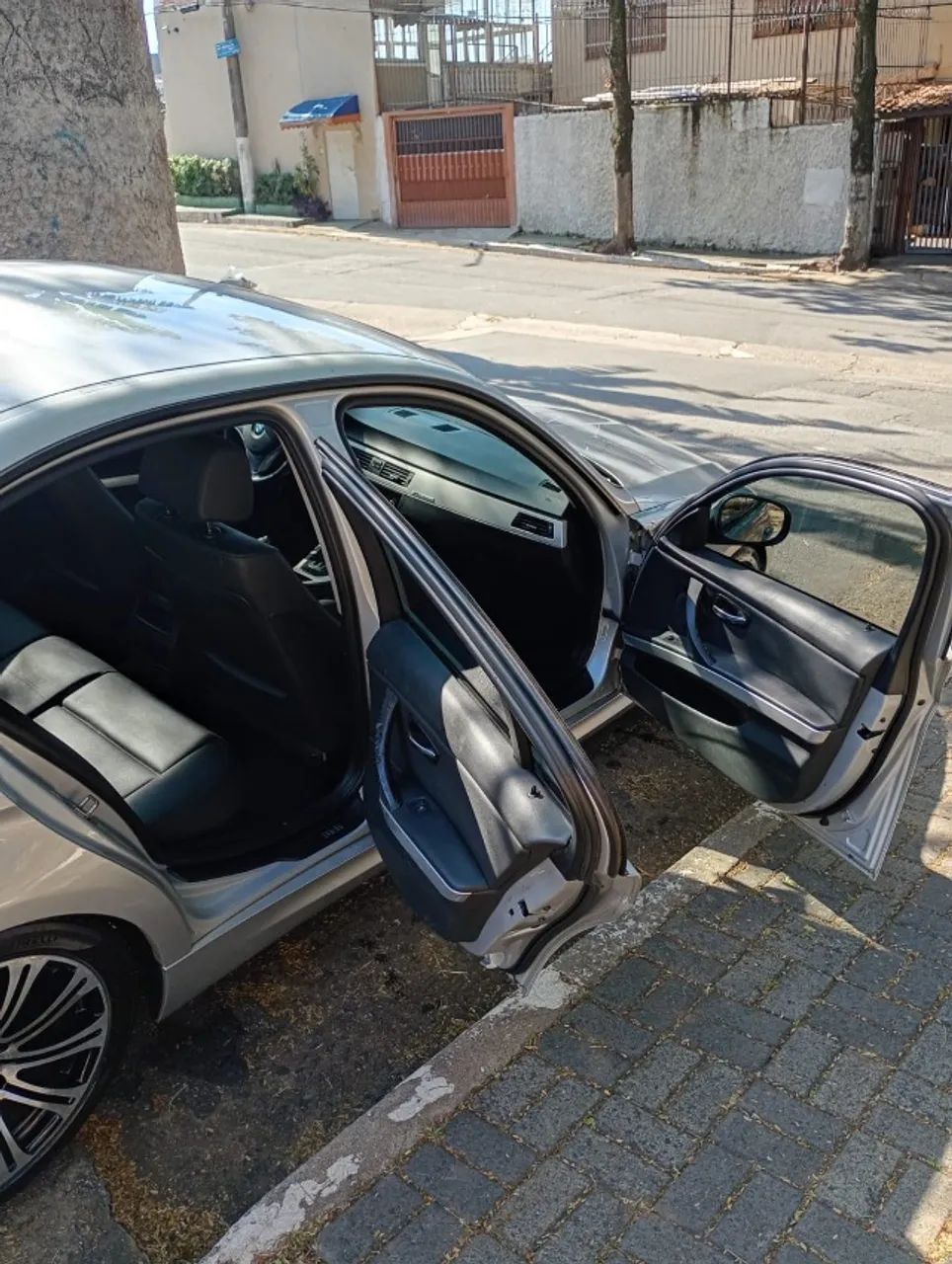 BMW 320I A 2011