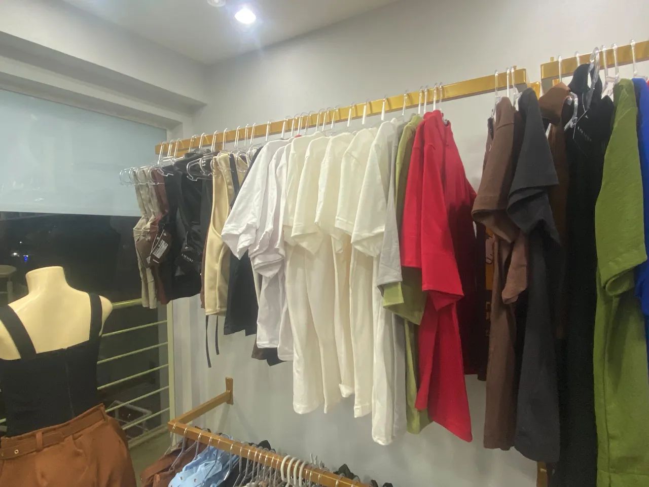 REPASSE DE LOJA DE ROUPAS COMPLETA | R$ 8.500 | PRONTA PARA FUNC - Foto 5