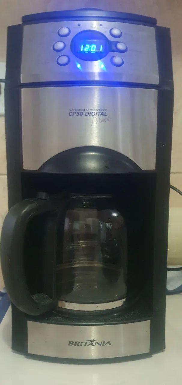Vendo cafeteira elétrica com moedor.Britania 