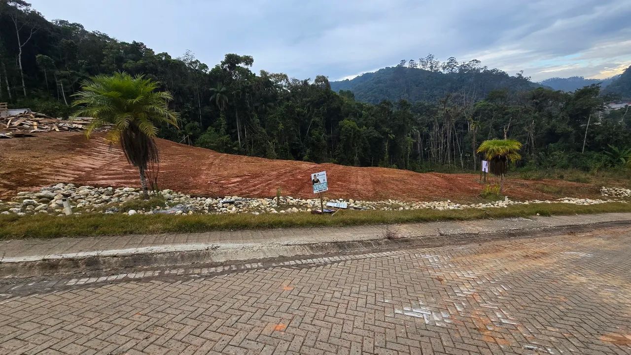 Terreno em Brusque - aceito carro.