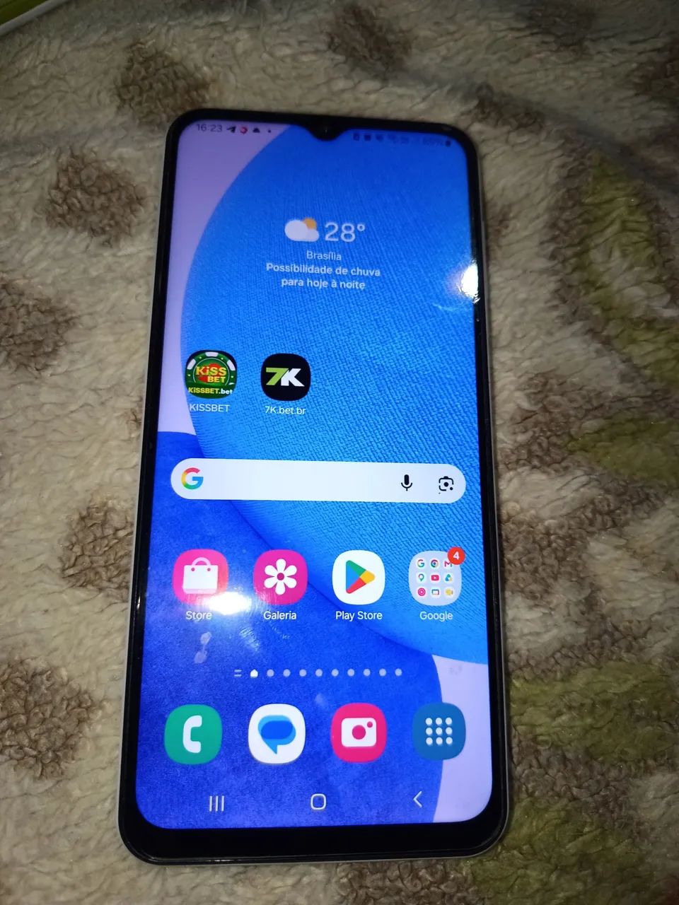 Celular impecável 