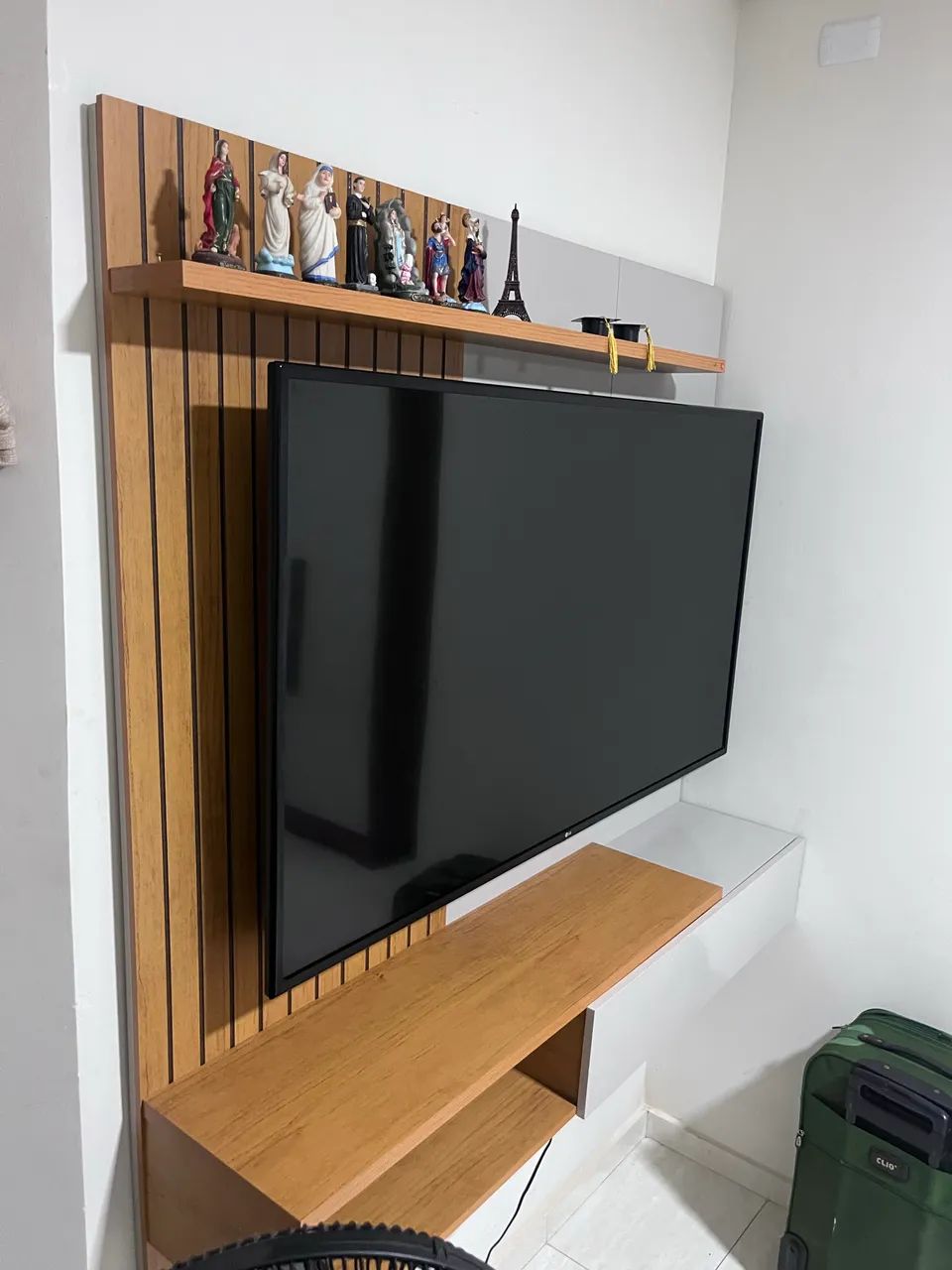 Painel para TVs de até 60 polegadas 