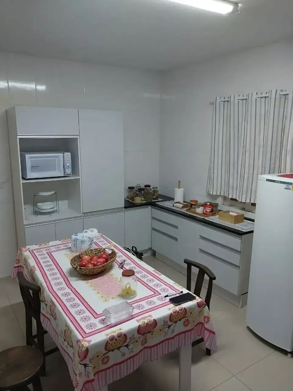 CASA COM 5 QUARTOS SENDO 1 SUITE COM PISCINA NO BAIRRO CARIANOS EM FLORIANOPOLIS-SC - Foto 4