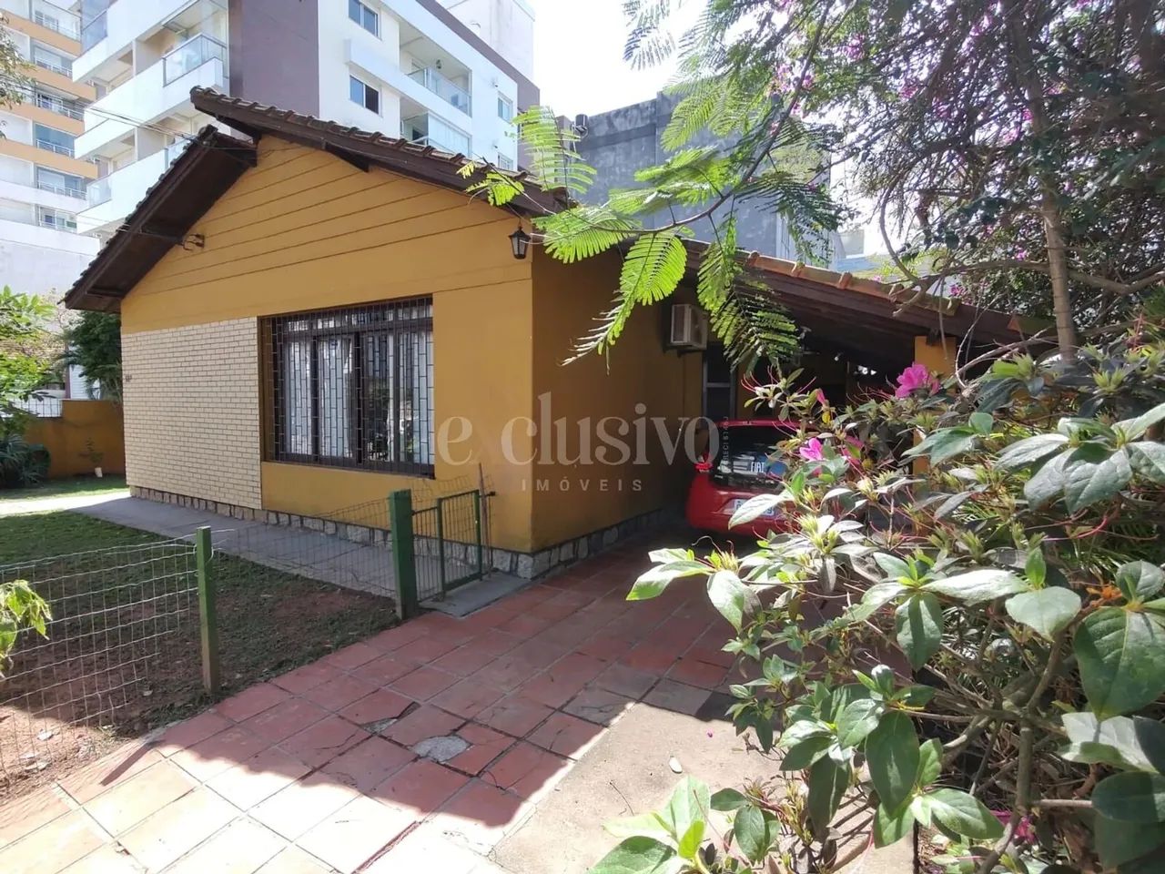 Terreno em Coqueiros - Foto 2