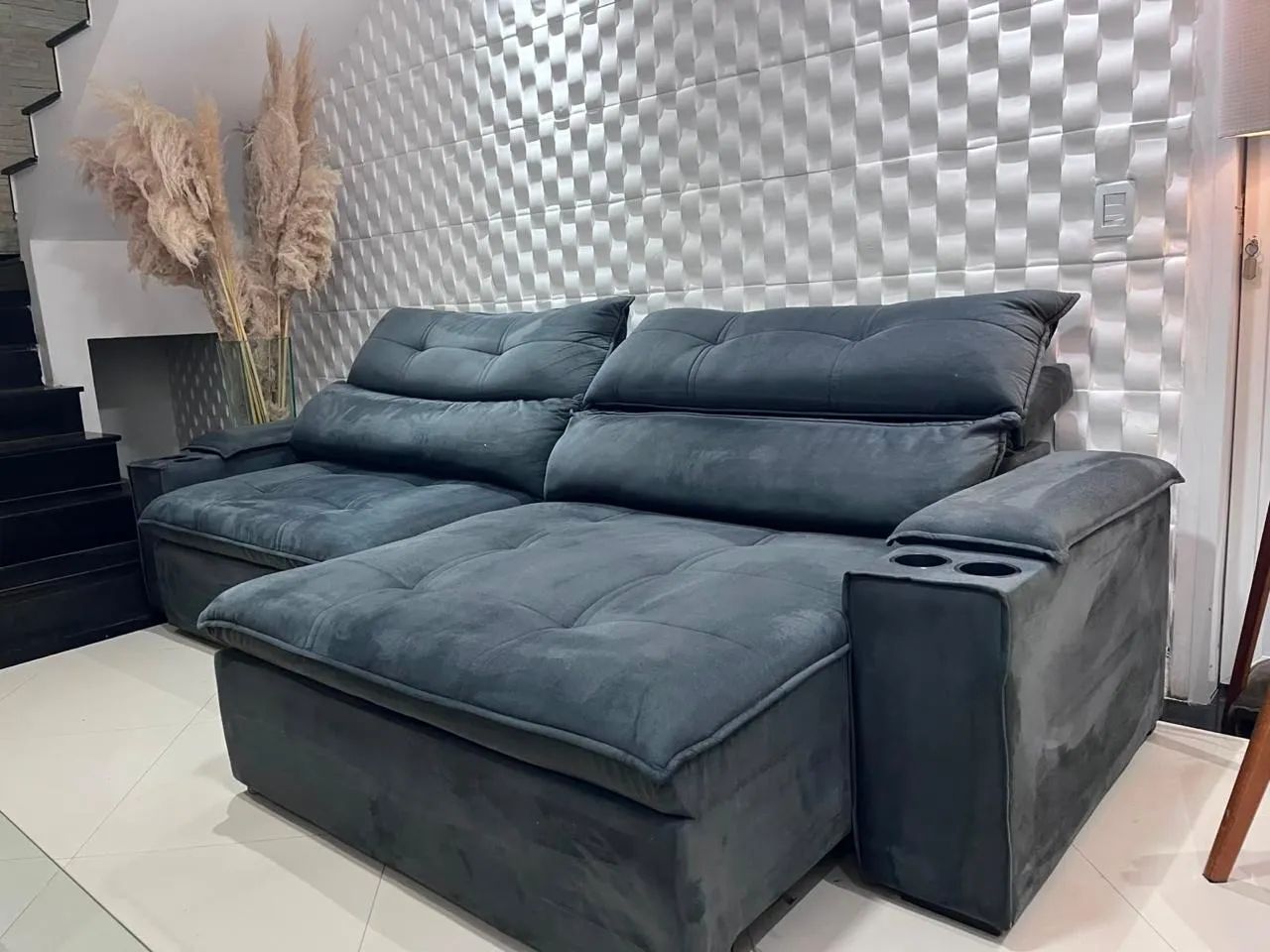 Sofá Retrátil e Reclinável semi novo - Foto 2