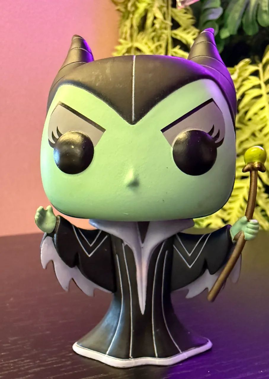 Boneco Funko Pop! Disney Sleeping Beauty 65th Maleficent