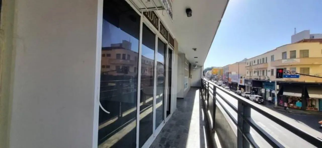 Sala Comercial à venda no bairro Centro. - Foto 4