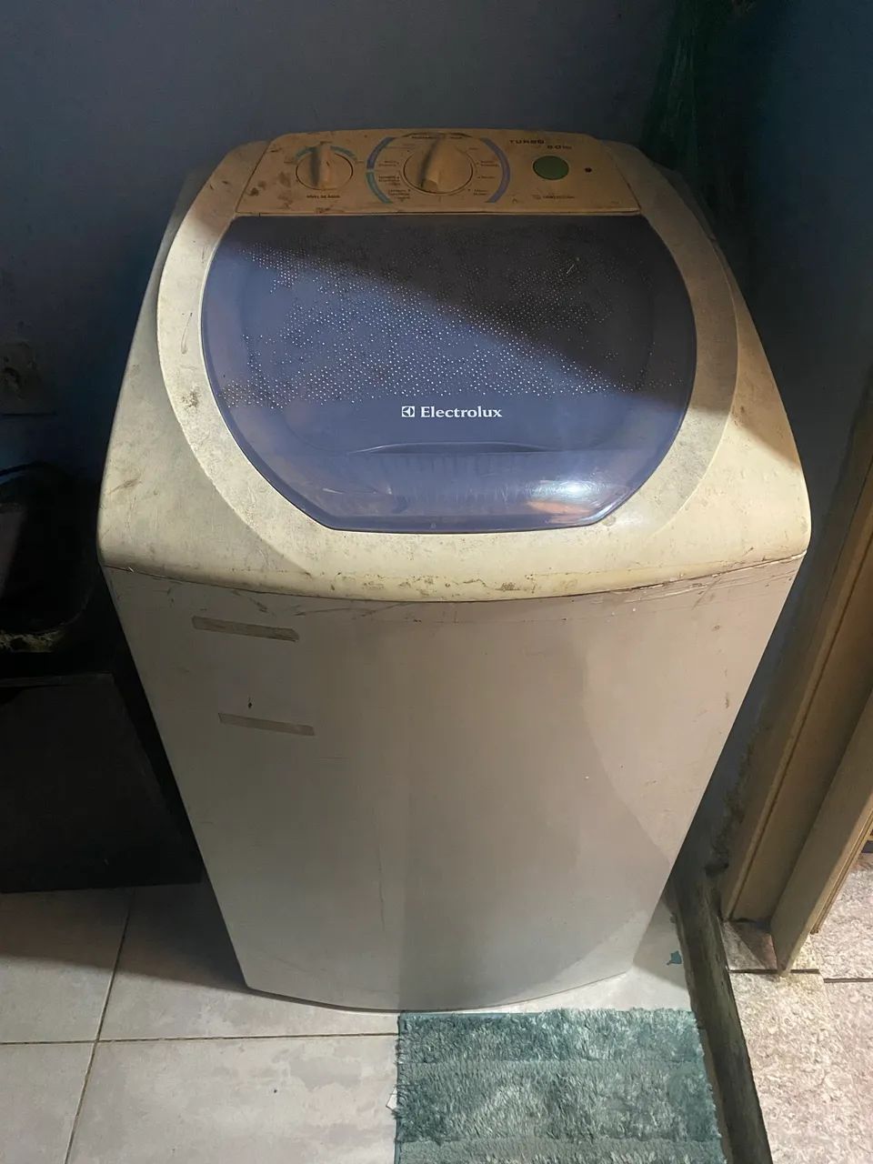 Vendo máquina de levar com defeito 