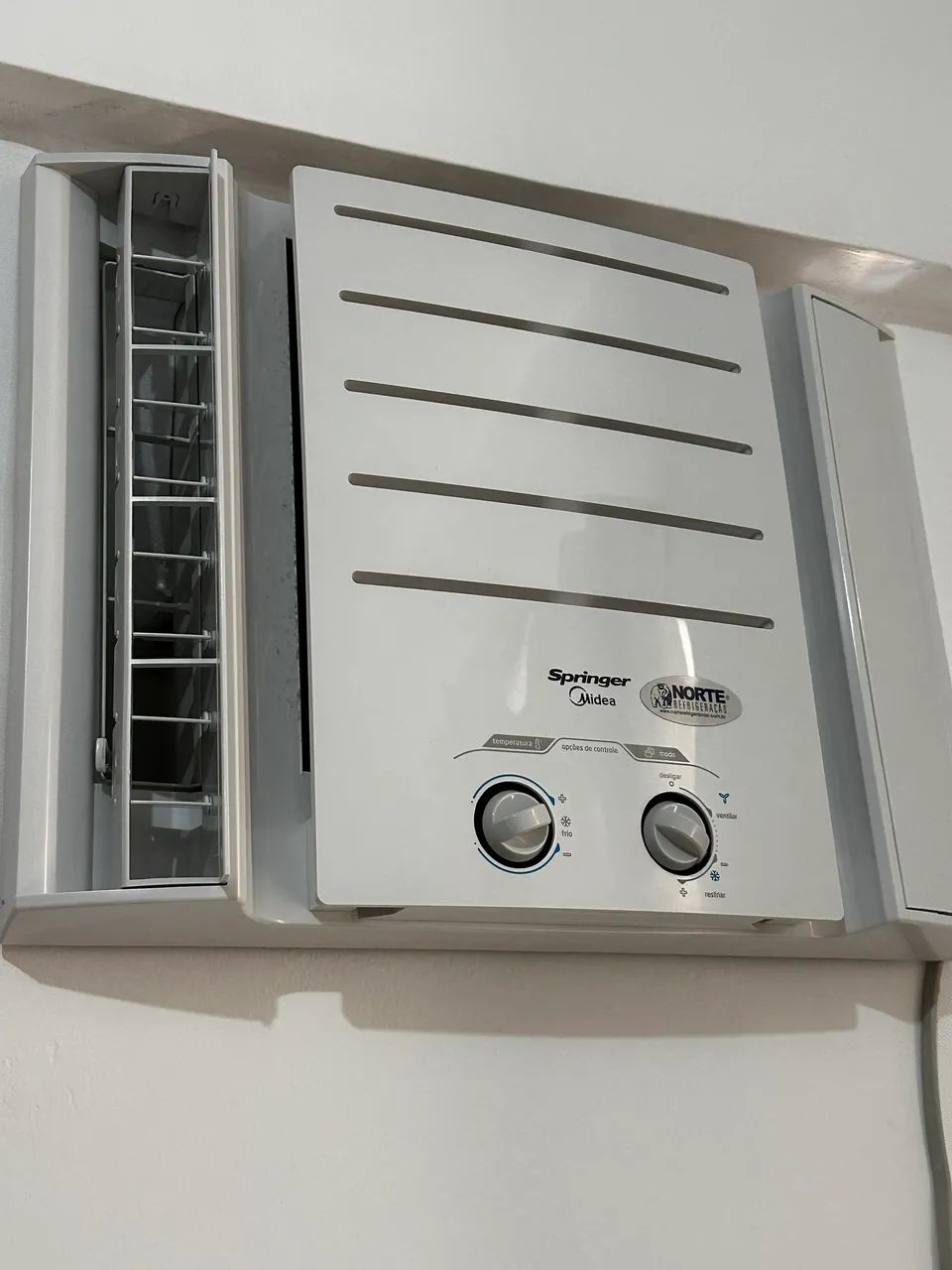 Vendo dois Ar condicionados um de 10000btus com e outro de 7500.