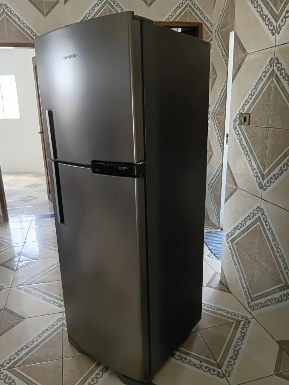 Uma geladeira  - Foto 4
