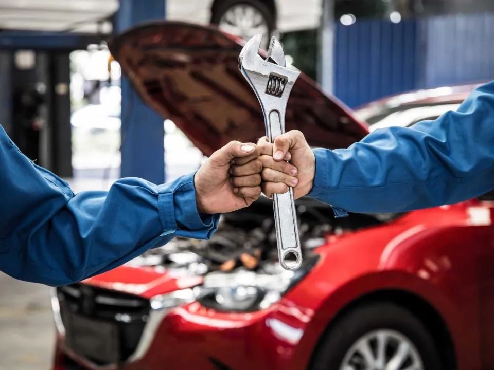 Contrato ajudante de serviços gerais para oficina 