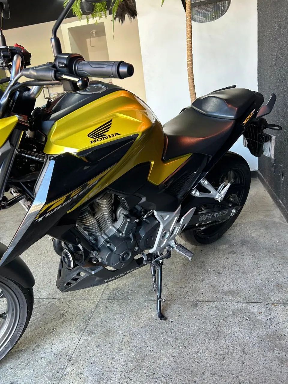 CB TWISTER 300F - Foto 4