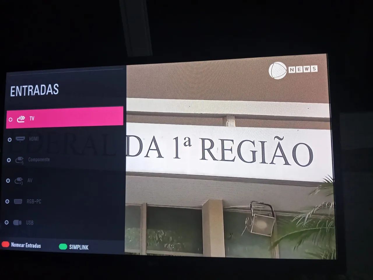 Tv led 28 polegadas com conversor integrado  - Foto 3