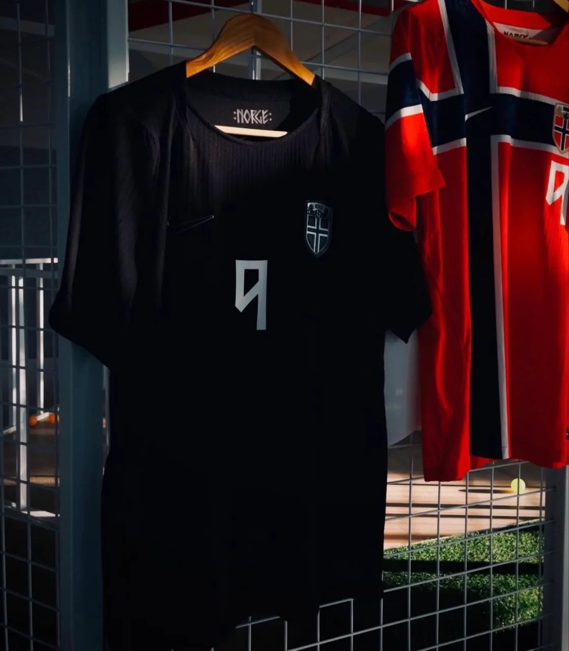 Camisa Noruega vermelha, e a preta  - Foto 3