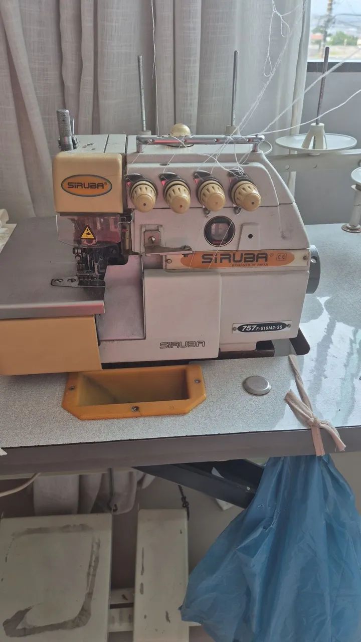 Máquina interlok siruba