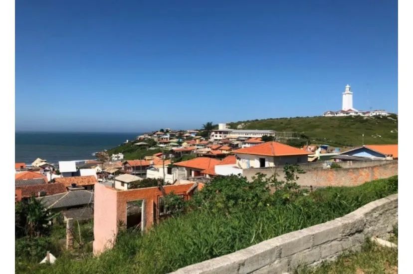Vende-se cinco casas com estacionamento.