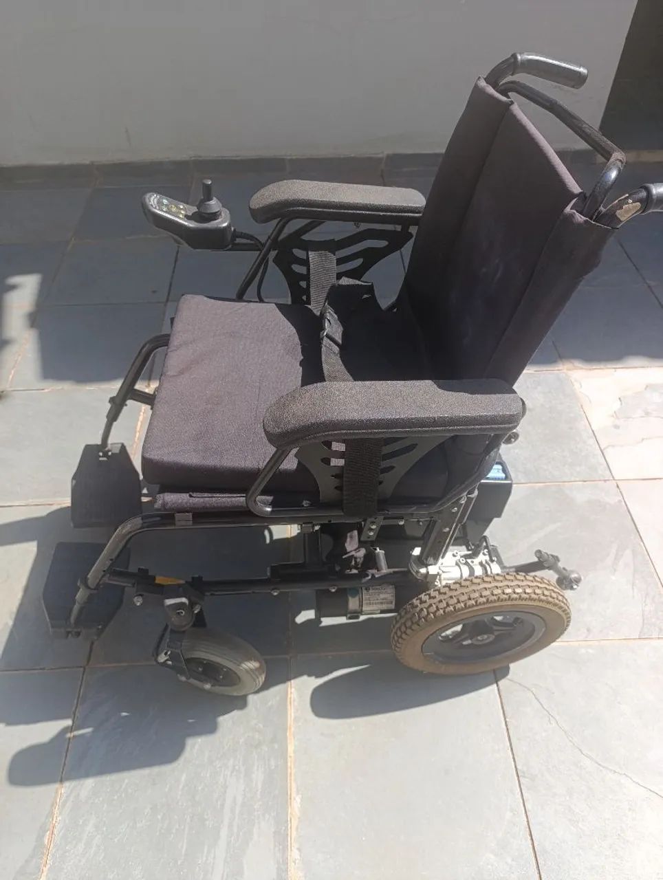 Vendo cadeira de rodas elétrica, freedom. - Foto 5