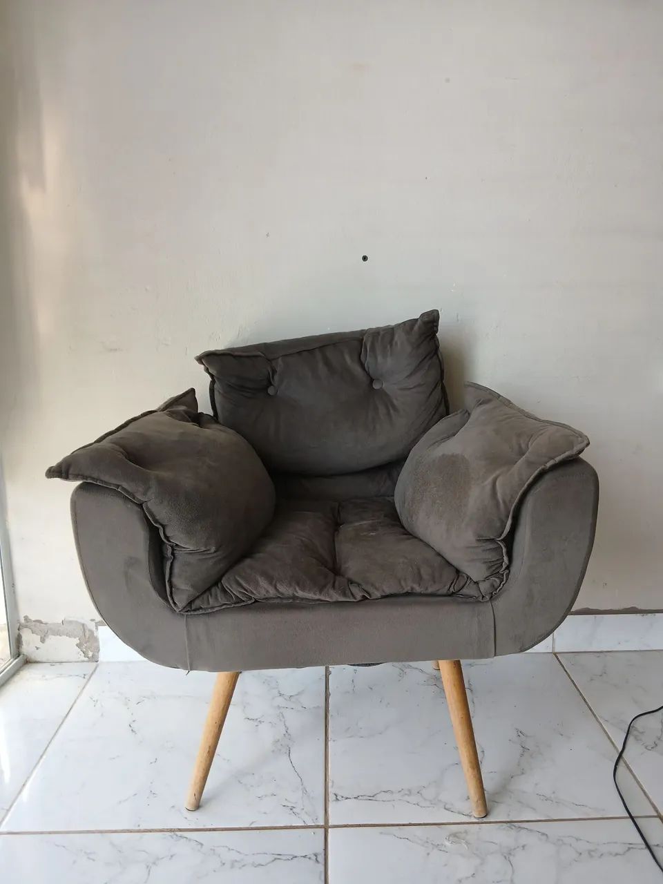 VENDO 3 CADEIRAS CONCERVADAS - Foto 2