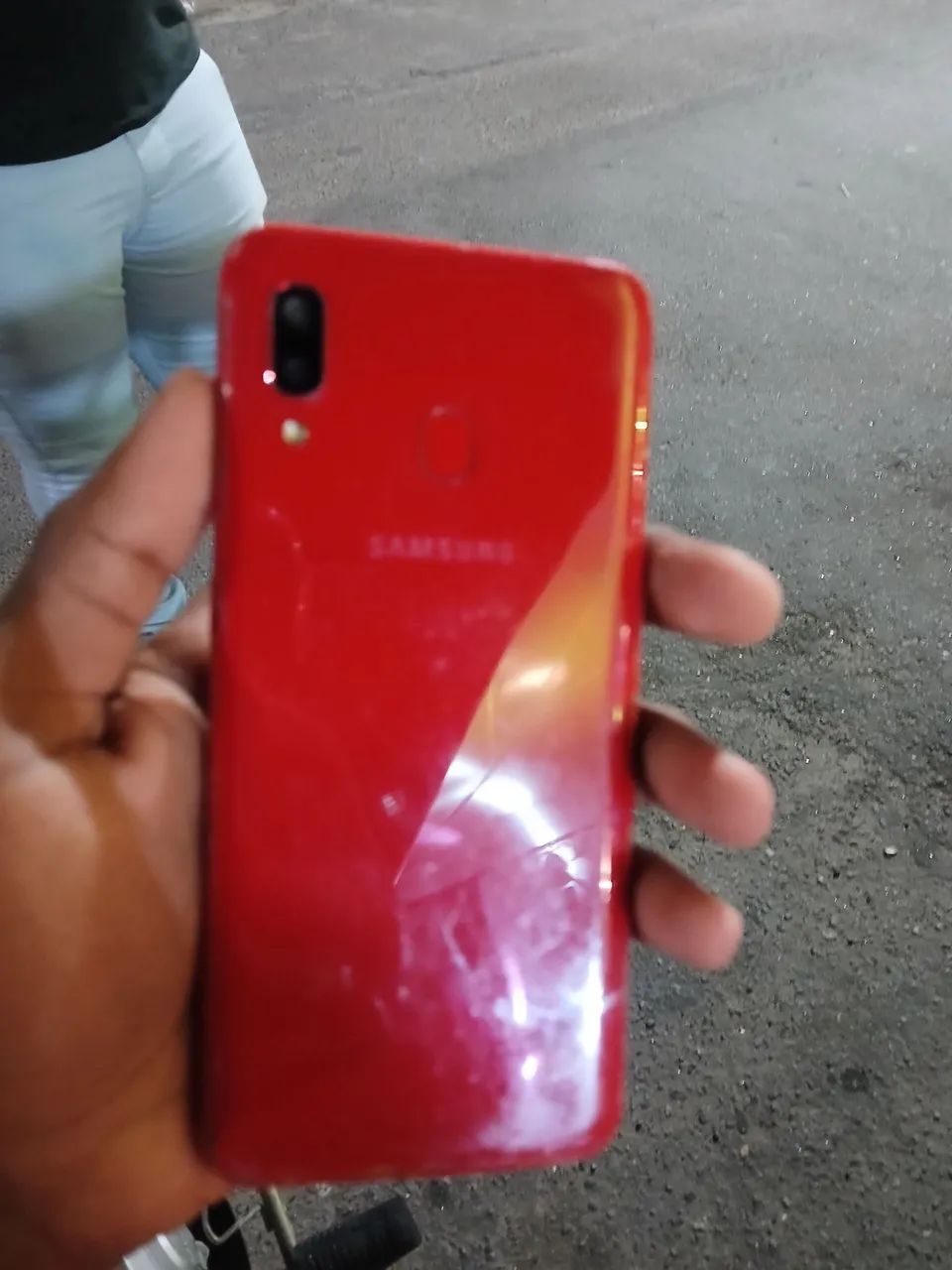 Samsung A20 - Foto 2
