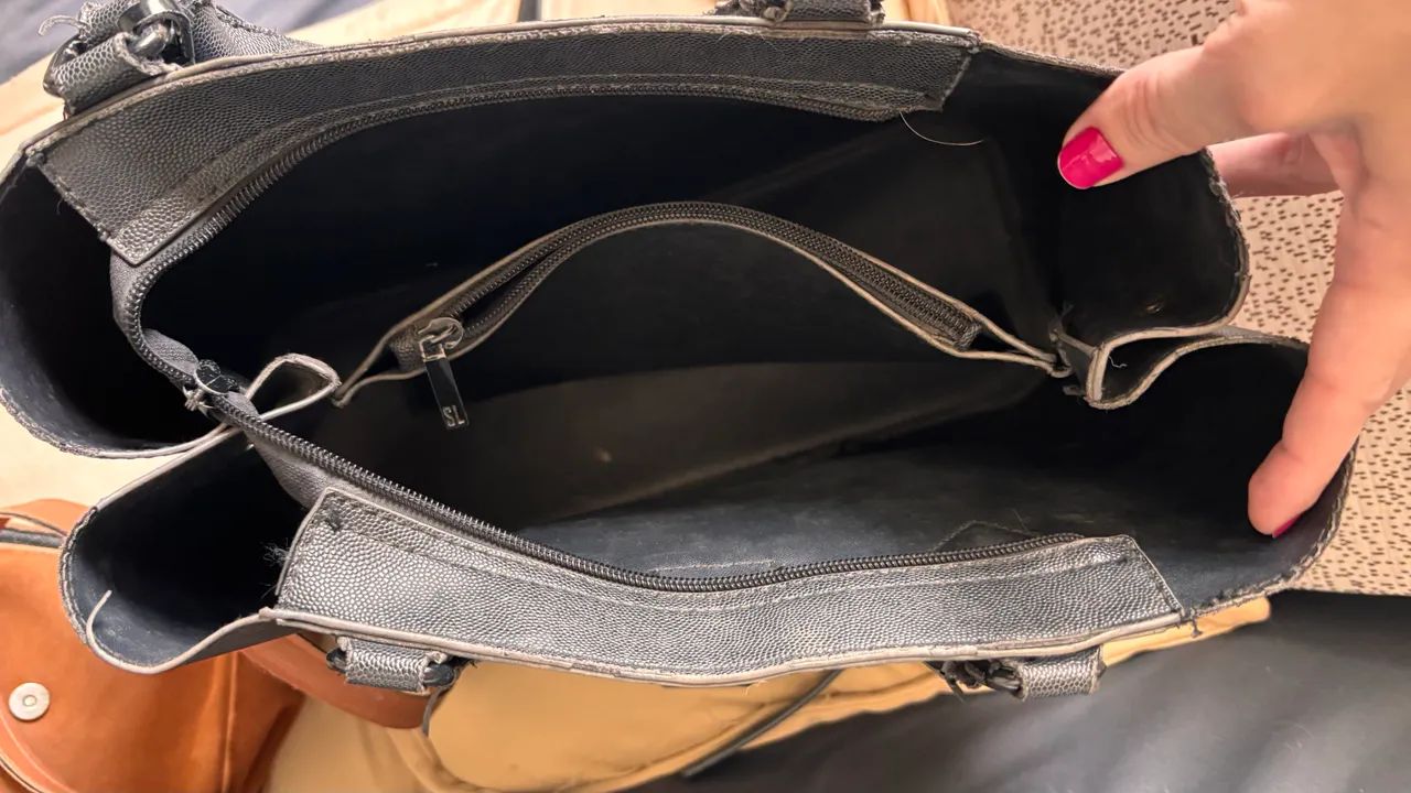 Bolsa Santa Lolla preta  - Foto 5