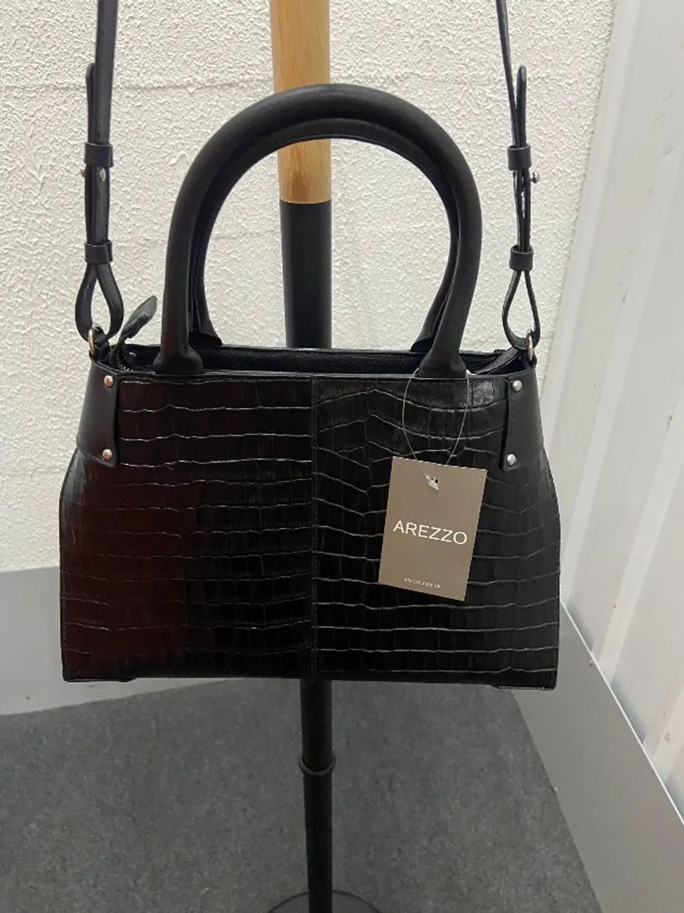 LINDA BOLSA EM COURO DA AREZZO NOVA COM ETIQUETA  - Foto 3
