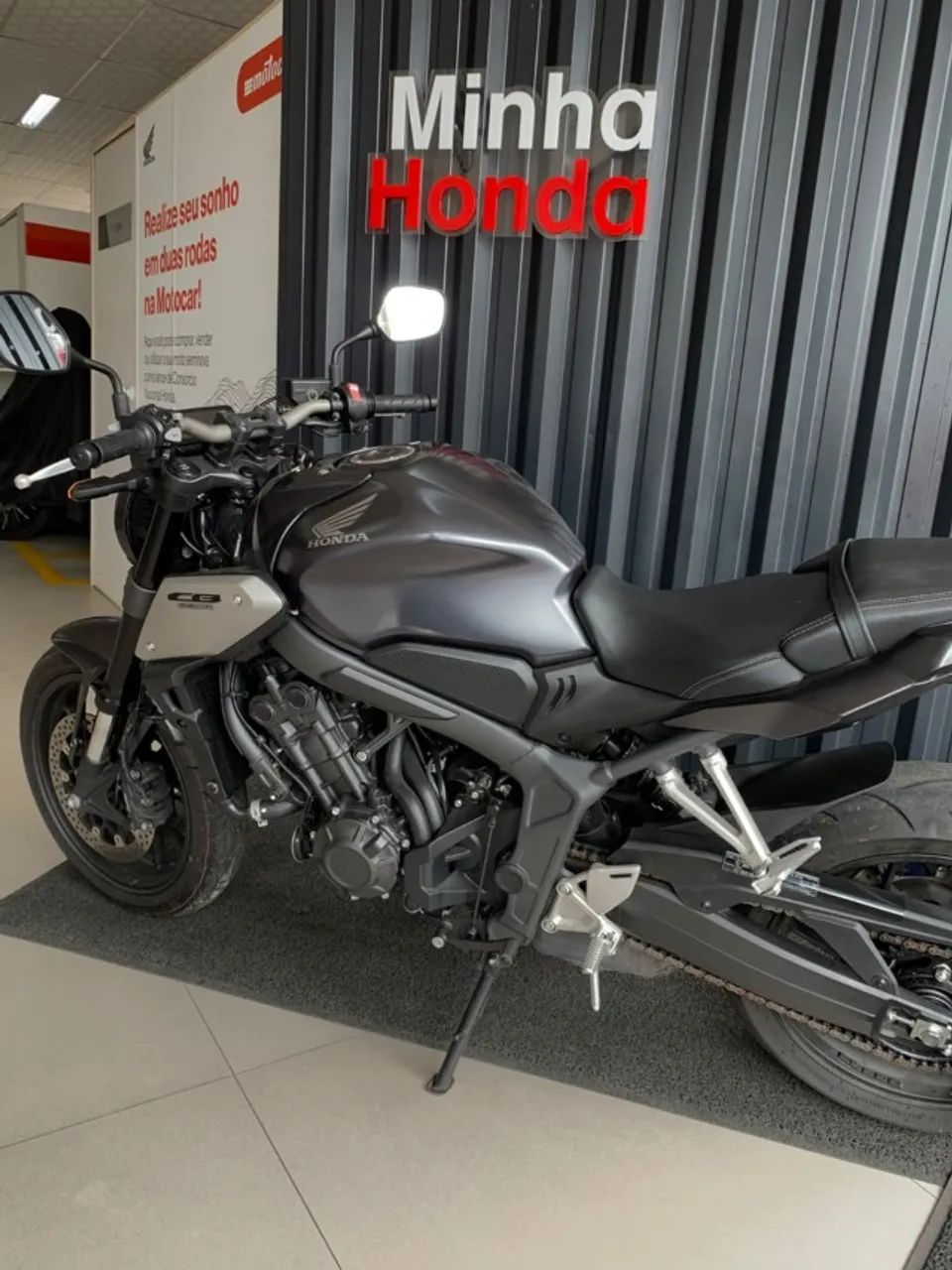 CB 650R 2024 - Foto 4