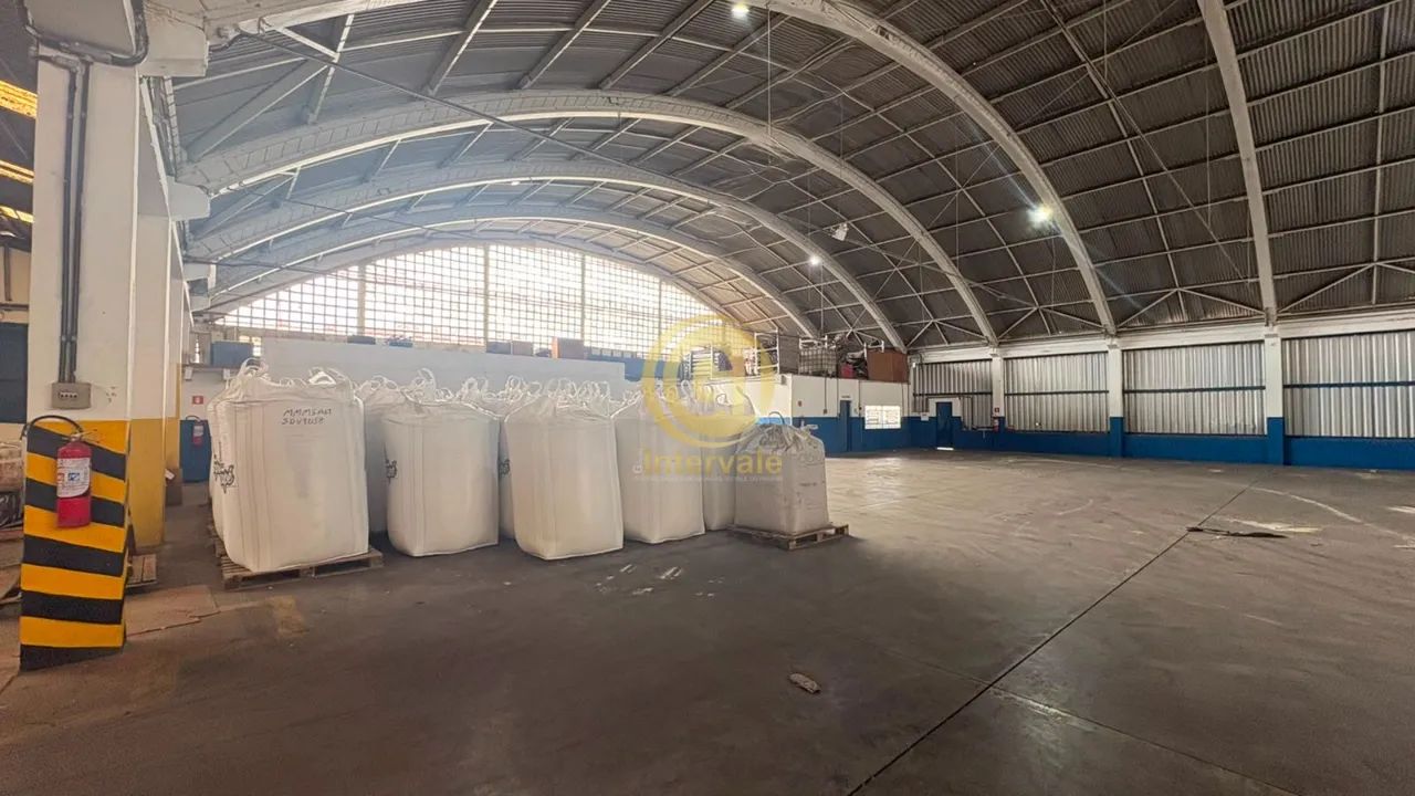 Galpão Empresarial de 1.000 m² em Condomínio Fechado - Foto 4