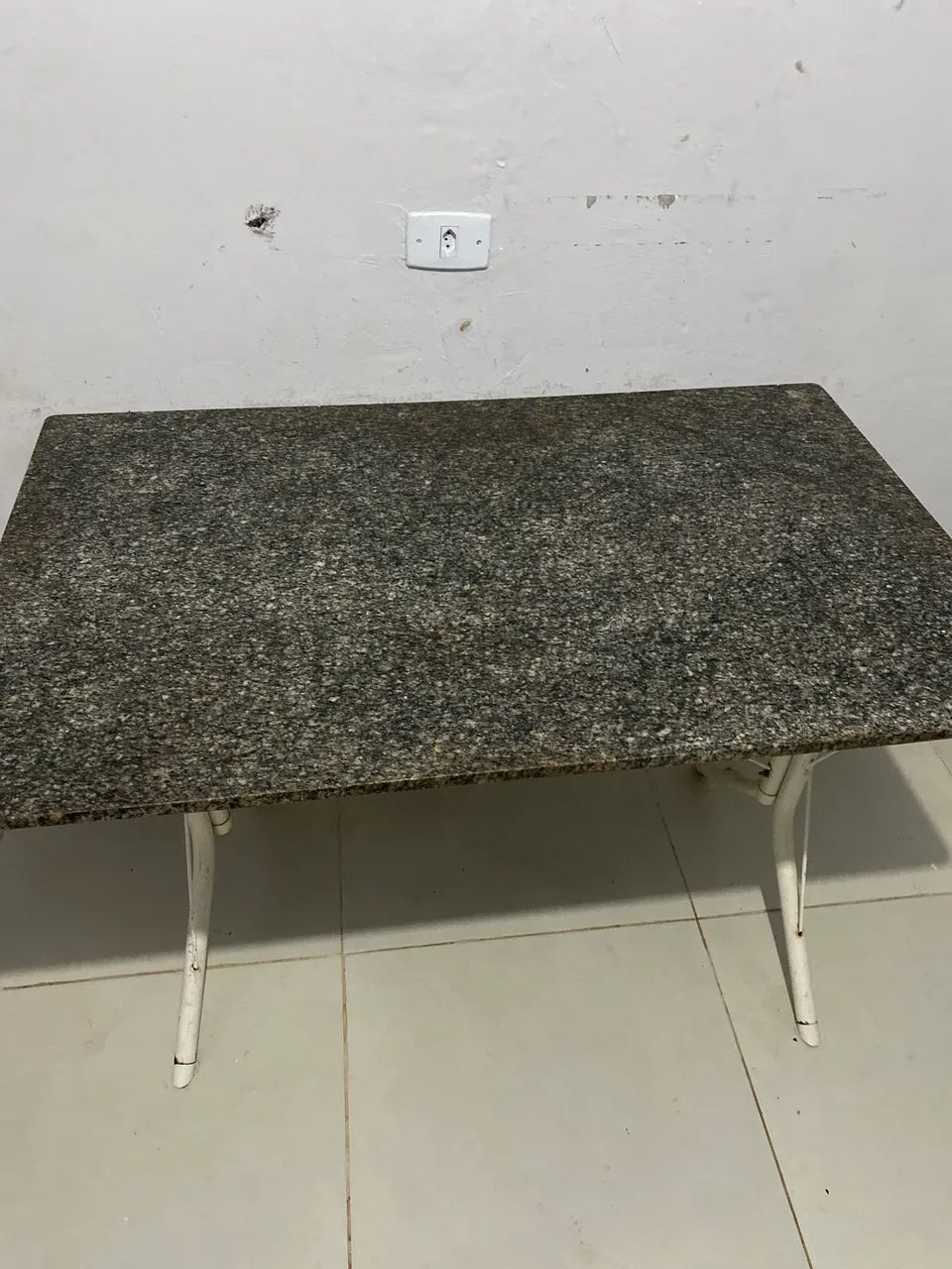 mesa granito cinza e suporte branco - Foto 2