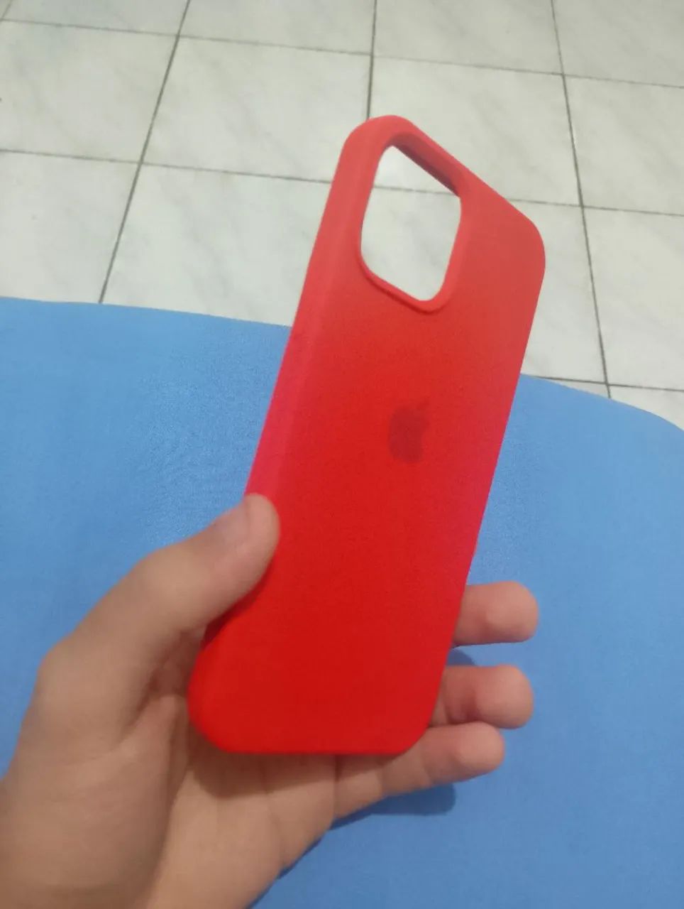 Capinha nova Iphone 12 Pro Max(Ótimo estado) - Foto 3