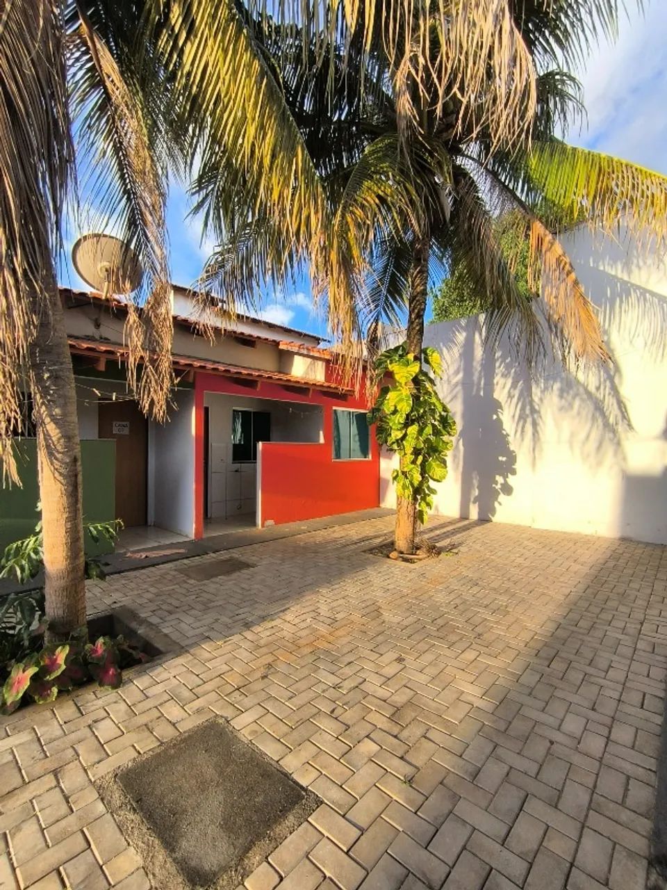 Alugo kit net com garagem na 203 norte de 1/4 (quadra da UPA norte) 