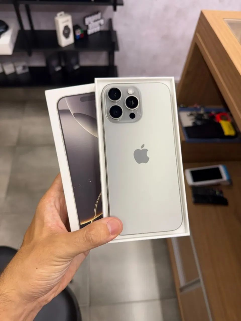 iPhone 16 pro max 256gb Natural titanium 90% - Foto 3