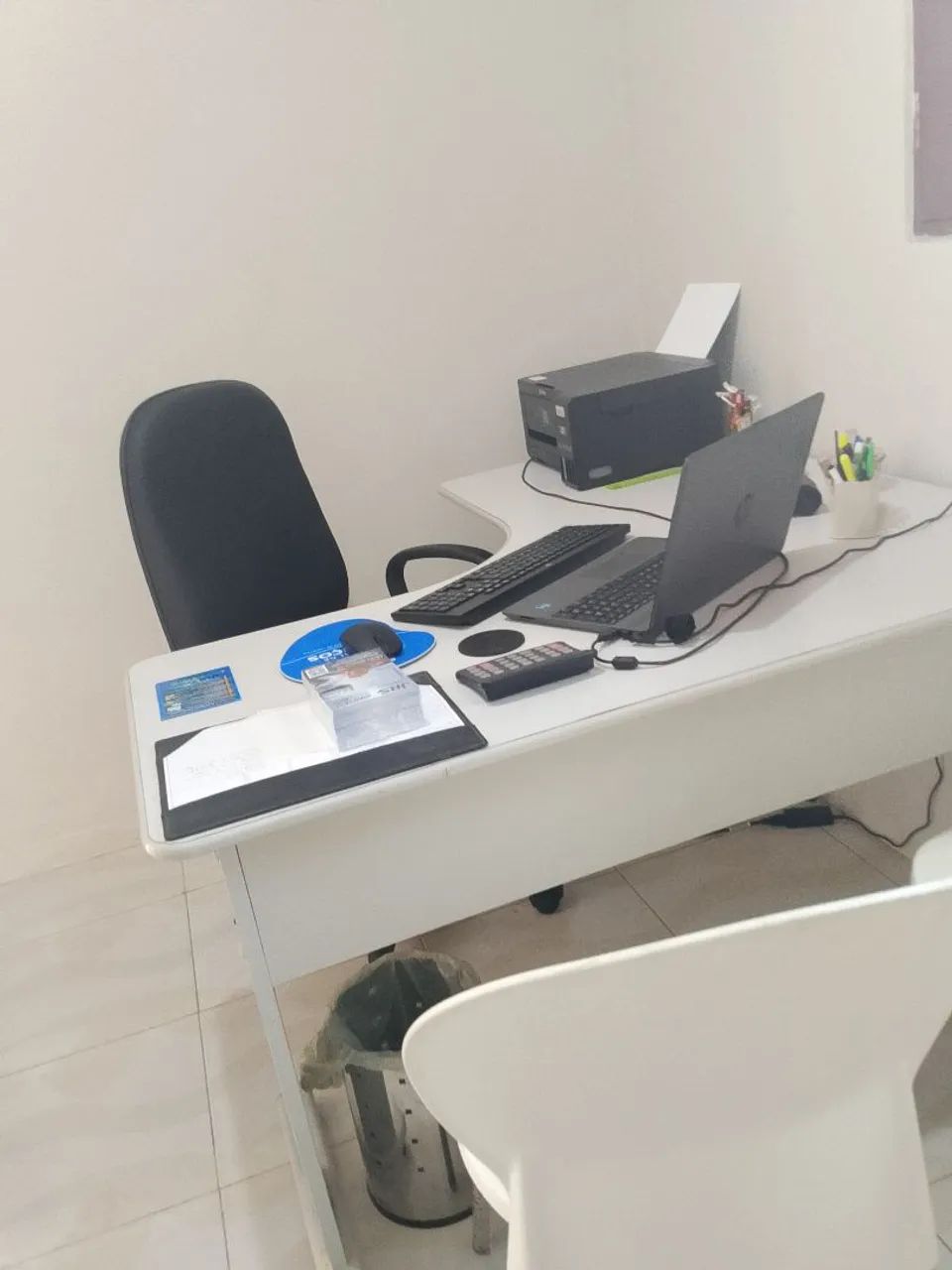Mesa em L em ótimo estado - Foto 4
