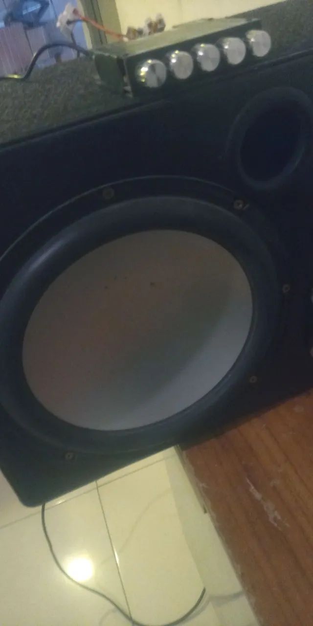 CAIXA DE SOM COM AMPLIFICADOR