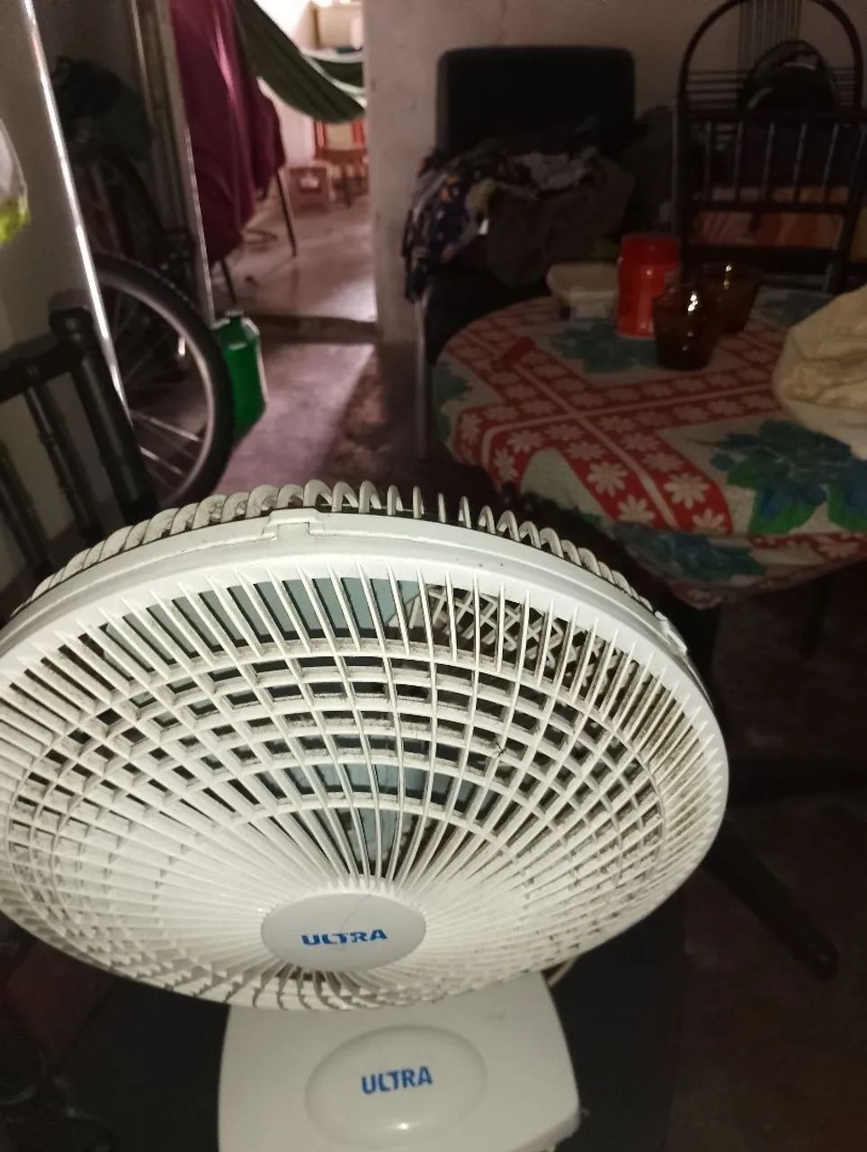 Ventilador Ultra 30 centímetros funcionando perfeitamente.