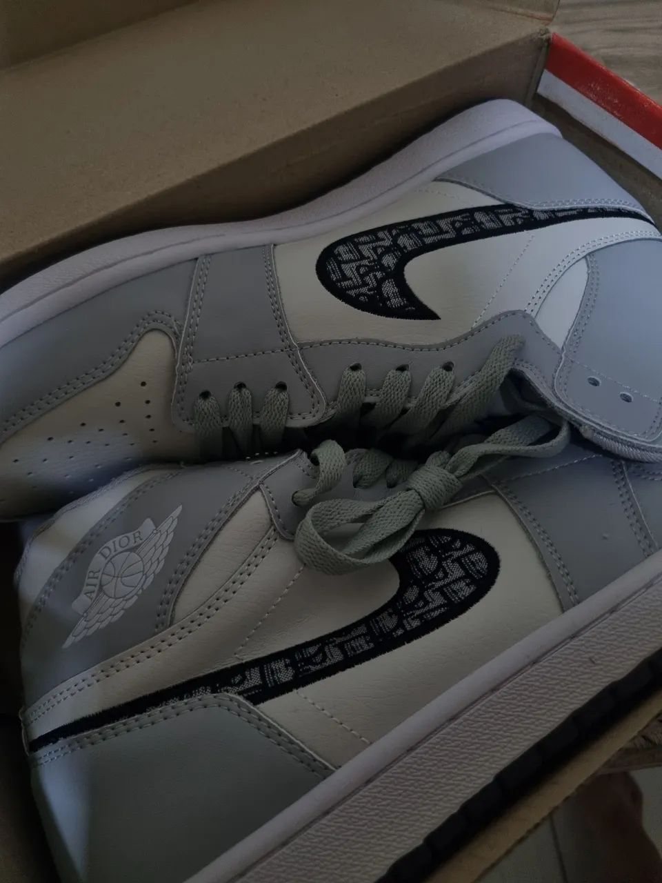 NIKE JORDAN 1 X DIOR