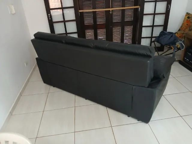 Sofá 3 lugares courino preto - Foto 4