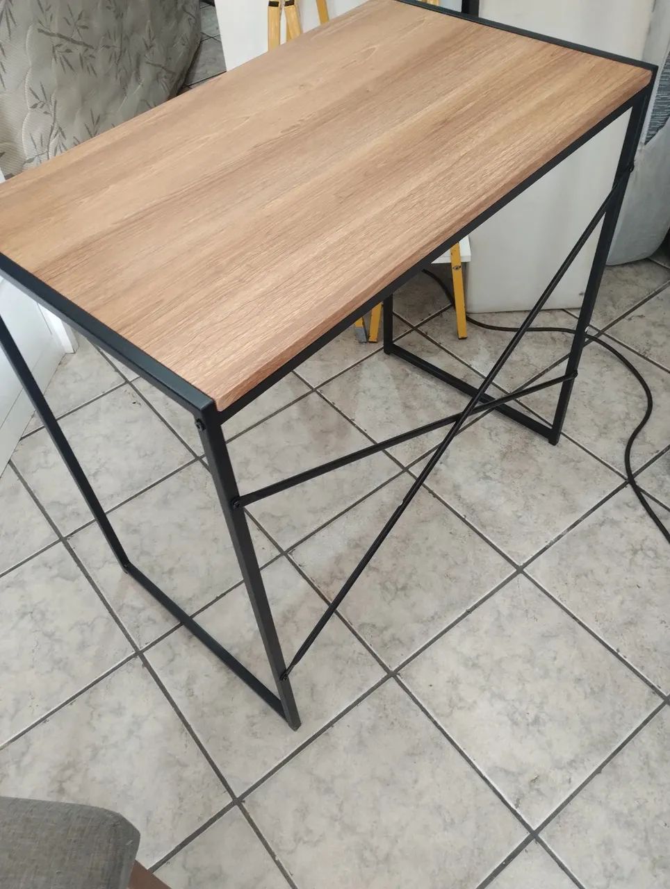 Vendo uma mesinha de estudo  - Foto 2