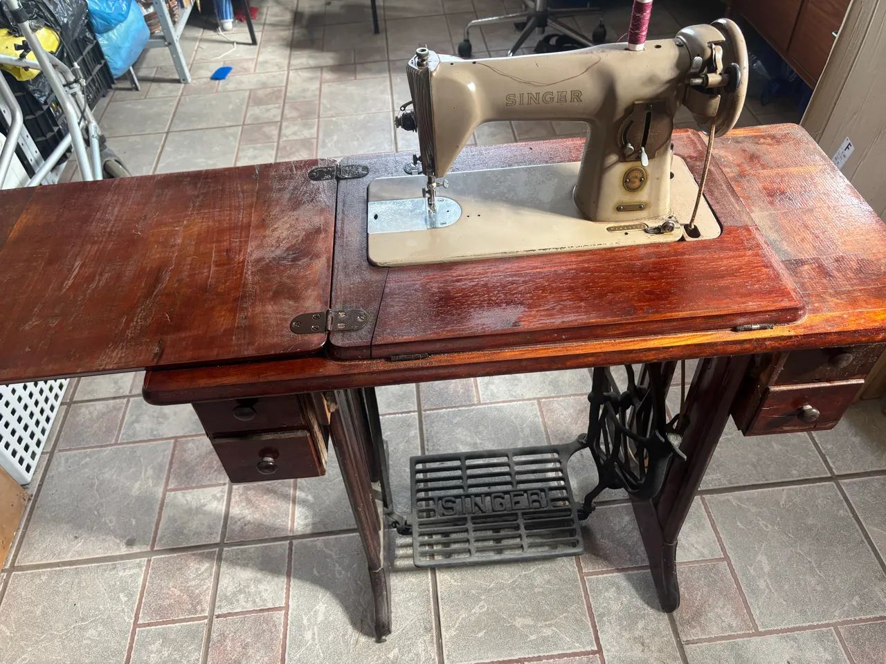 Máquina de costura singer 