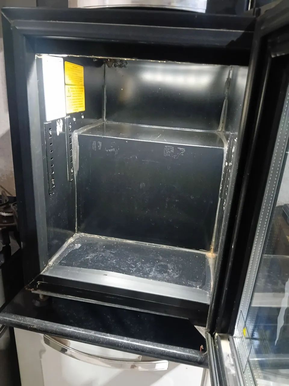 Vende-se frigobar da monster - Foto 2
