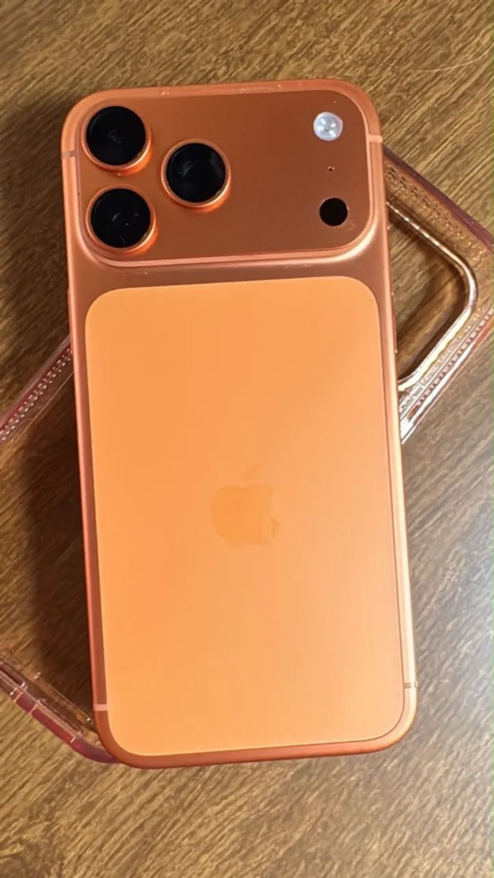 iPhone 17 Pro Max Laranja Semi Novo - Foto 2