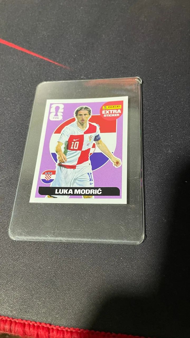Luka Modric Extra Sticker 457380538971607042