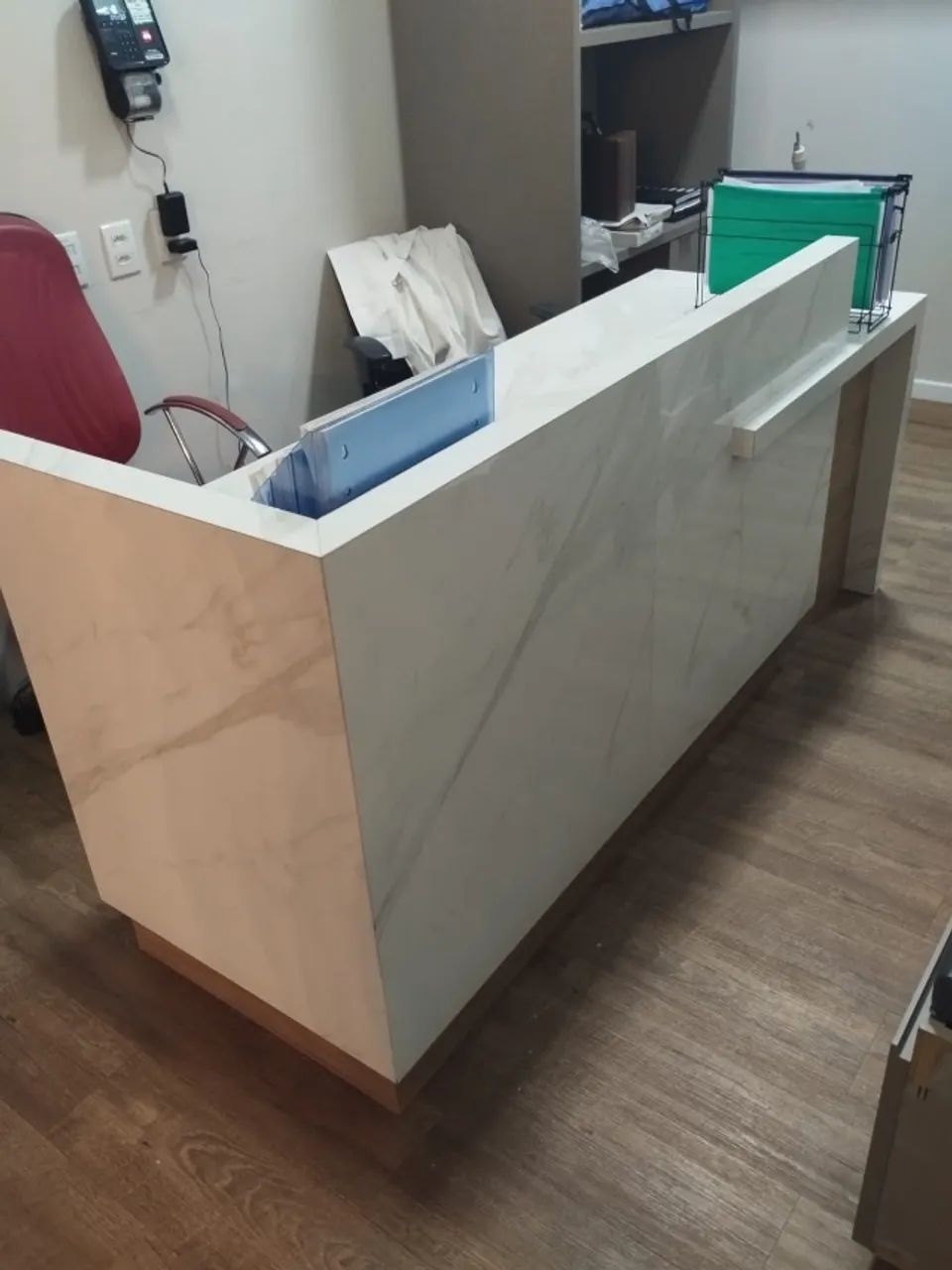 Mesa para recepção de Clínica elegante  - Foto 2